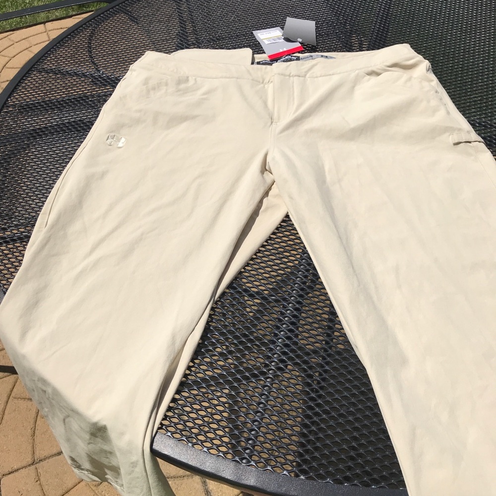 Under Armour Capris (golf )
